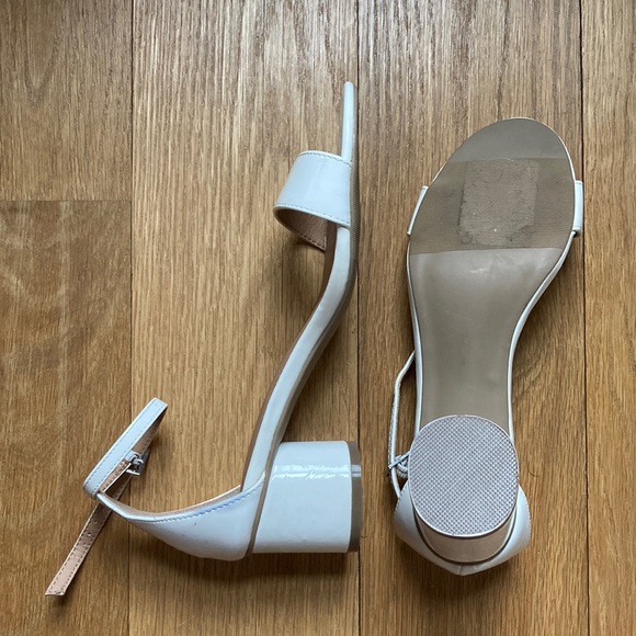 NWOT Nordstrom Abound Low Chunky Heel w Skinny Ankle Straps White Heels - Picture 6 of 7